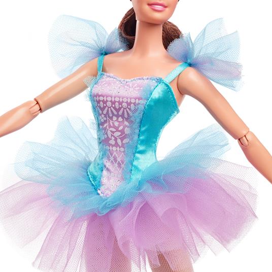 Barbie - Ballet Wishes Signature, Bambola snodata in costume da ballerina, con tutù, scarpette a punta e coroncina - 6