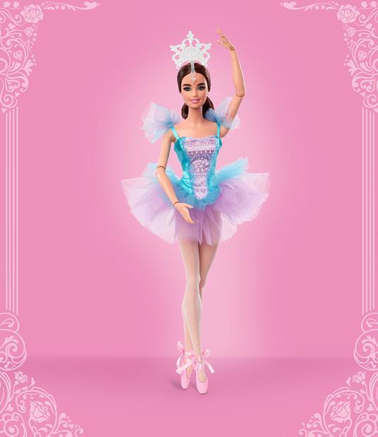 Barbie - Ballet Wishes Signature, Bambola snodata in costume da ballerina, con tutù, scarpette a punta e coroncina - 7