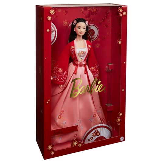 Barbie - Signature Lunar New Year, Bambola Barbie da collezione con camicetta e gonna ricamata, include accessori - 10