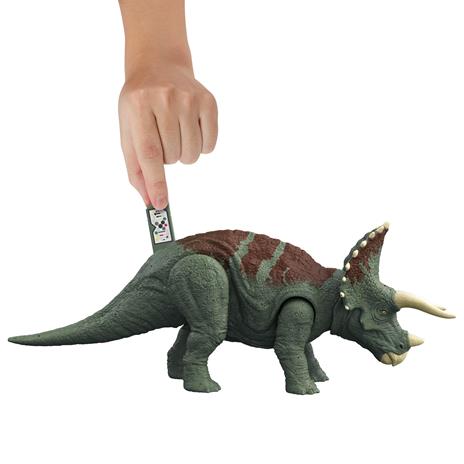 Jurassic World - Il Dominio Roar StrikersTriceratopo Erbivoro Action Figure, con ruggito, attacco a forti testate - 3