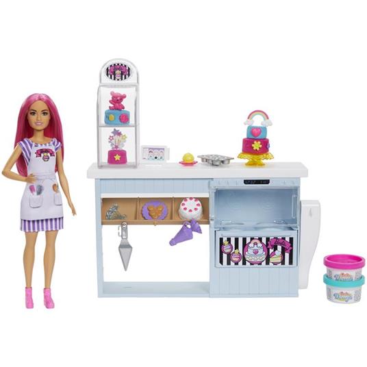 Barbie Pasticceria - Playset con Bambola e Postazione da Pasticceria - Bambola da 30 cm - Oltre 20 Accessori per Dolci - 18