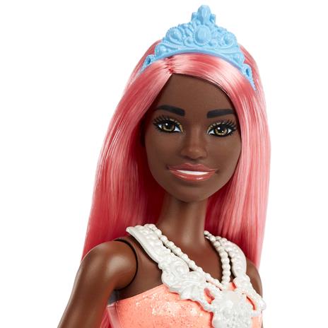 Barbie Dreamtopia - Principesse Assortimento misto di bambole con corpetto scintillante, gonna da principessa e coroncina - 6