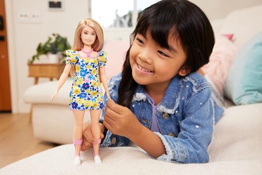Barbie - Bambola Fashionistas sindrome di Down (HJT05) - 2