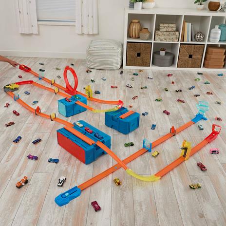 Hot Wheels - Track Builder Set da costruzione con pezzi di pista, include 1 macchinina e accessori in un box impilabile - 2