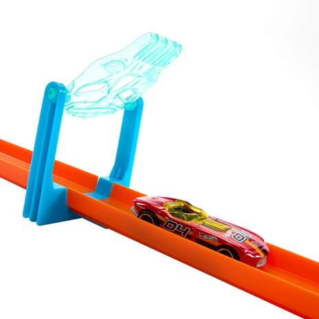 Hot Wheels - Track Builder Set da costruzione con pezzi di pista, include 1 macchinina e accessori in un box impilabile - 7