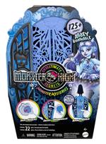 Monster High Segreti da Brivido - Abbey Bominable Misteri Mostruosi, set con bambola e guardaroba, 19 accessori e capi d`abbigliamento a sorpresa inclusi