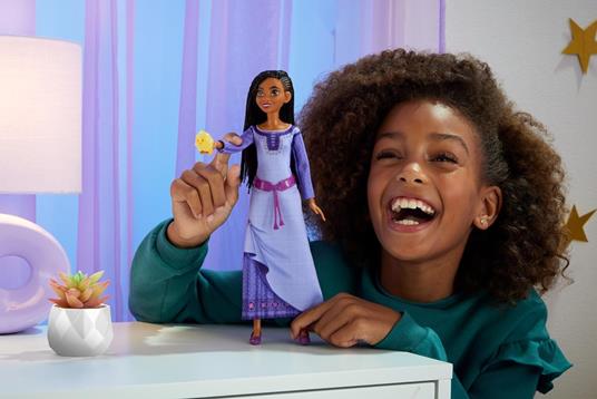 Disney Wish, Asha di Rosas Cantante, bambola abito rimovibile personaggio Star incluso, canta canzone film Wish in italiano - 2