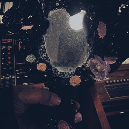 Bathes And Listens - Vinile LP di Maneka