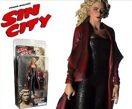 Sin City Action Figure Goldie Color + Pistol Robe - 2