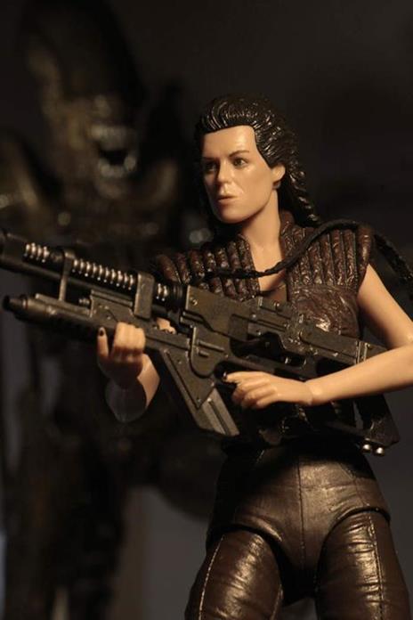 Aliens Series 14 Alien Resurrection Ellen Ripley 8 Action Figure - 2