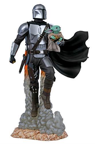 Diamond Select star wars milestone - the mandalorian - mandalorian & child statua 40cm, multicolore - 2