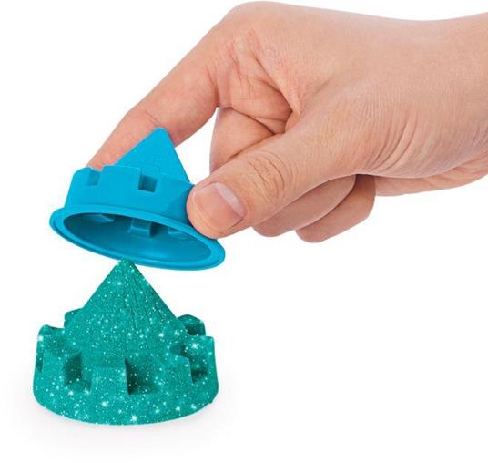 Kinetic Sand - Castello di sabbia glitterata, 453 g di Shimmer verde acqua, 5 formine e accessori, con vaschetta - per bambini dai 3 anni in su - 4