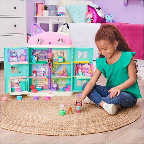 Gabby's Dollhouse, Mini set Giardino floreale, con Gabby e Gattina Fatina, giochi per bambini dai 3 anni in su - 3