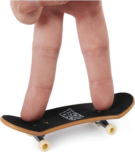Tech Deck 10-Pack of Collectible Fingerboards, For Lovers Age 6 and up, DLX Pro Pack con 10 fingerboard collezionabili, per appassionati di skate dai 6 anni in su, 6061099 - 4