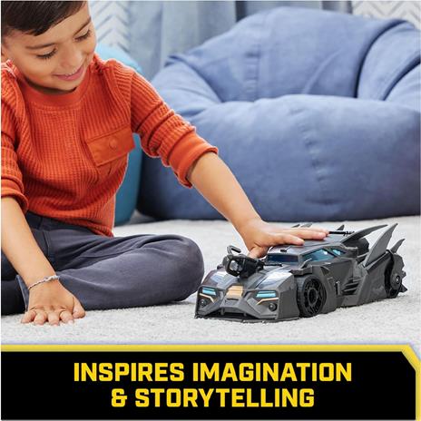 Spin Master DC Comics Crusader Batmobile Playset con Figura di Batman da 10 cm - 2