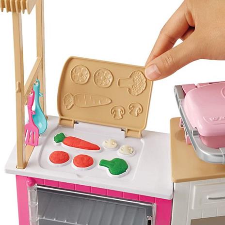 Barbie. Cucina con Bambola. Plastilina in 5 Colorazioni e Oltre 20 Accessori - 8