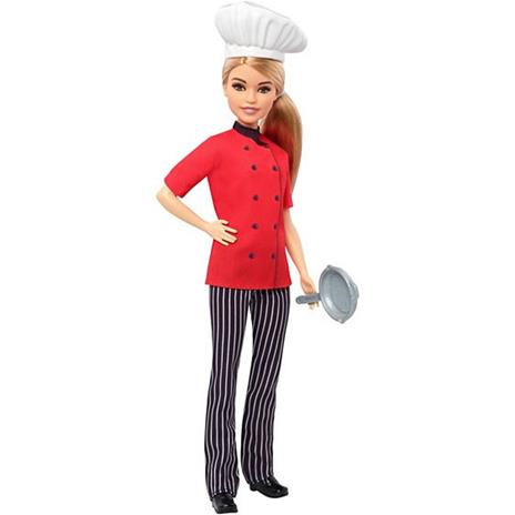 Barbie Bambola Chef con Padella e Cappello da Cuoco, Giocattolo per Bambini 3+ Anni. Mattel (FXN99) - 7