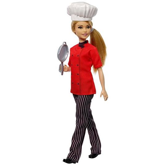 Barbie Bambola Chef con Padella e Cappello da Cuoco, Giocattolo per Bambini 3+ Anni. Mattel (FXN99) - 8