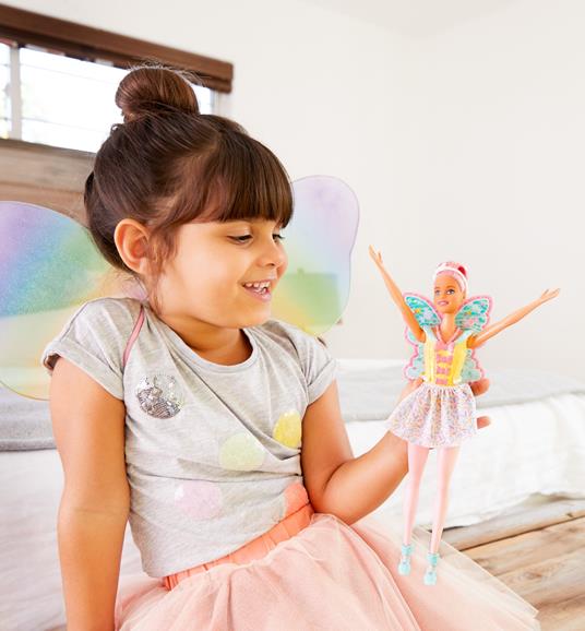 Barbie - Dreamtopia Fatina, Bambola a Tema Caramelle Colorate, con Capelli e Ali Rosa, 3+ Anni - 4