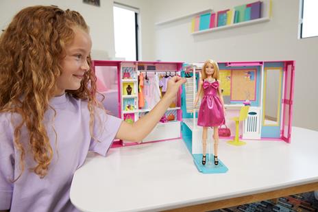 Barbie- L'armadio dei sogni con Bambola Bionda e più di 25 Pezzi - 4