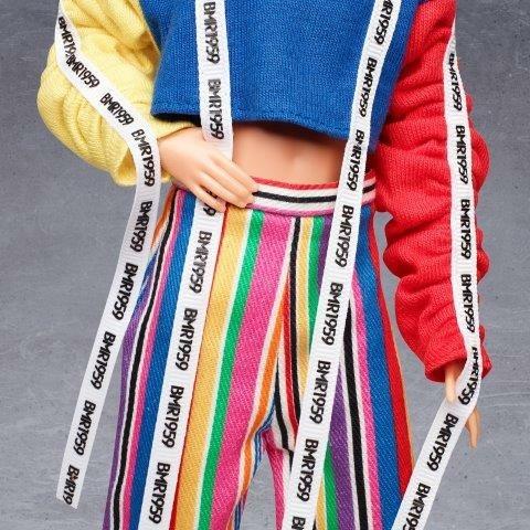 Barbie BMR1959 Bambola Snodata con Capelli Biondi Voluminosi e Look Sportivo. Mattel (GHT92) - 5