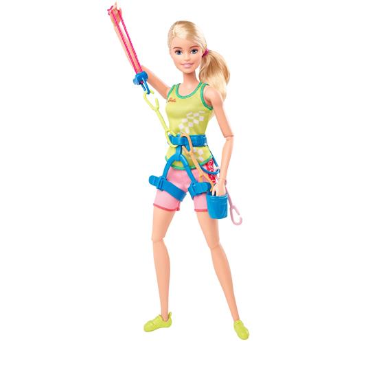 Barbie Carriere Giochi Olimpici Tokyo 2020, Bambola Arrampicatrice con Accessori Giocattolo per Bambini 3+ Anni, GJL75 - 3