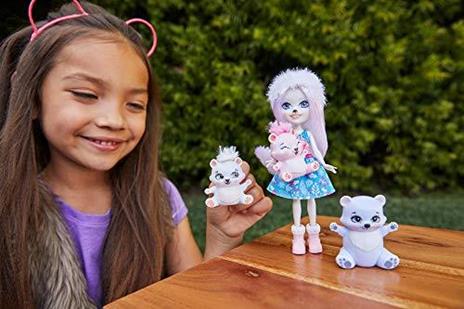 Enchantimals- Bambola di Pristina l'Orso Polare con 3 Amici Cuccioli Giocattolo per Bambini 3+Anni GJX47 - 4