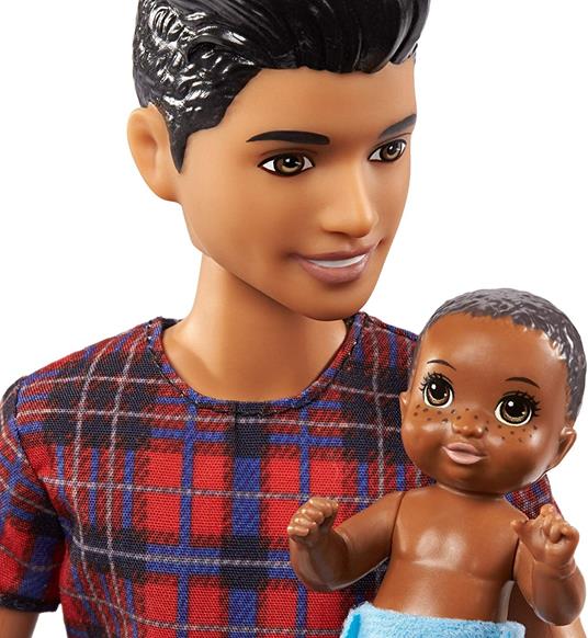 Barbie - Ken Babysitters Set con bambola Ken bruno, bebè e 4 accessori per la narrazione; Giocattolo per bambini 3+ anni - 3