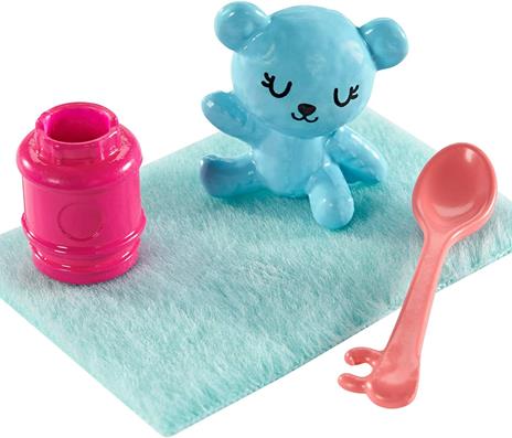 Barbie - Ken Babysitters Set con bambola Ken bruno, bebè e 4 accessori per la narrazione; Giocattolo per bambini 3+ anni - 5