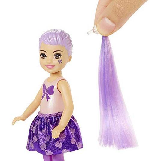 Barbie Chelsea Color Reveal, Serie Glitter, con Bambola, 6 sorprese e Accessori, Giocattolo per bambini 3+anni - 4