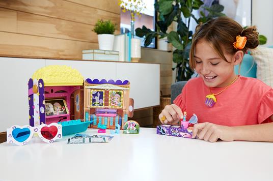 Polly Pocket Box Cinema, Scatola a Forma di Popcorn con Micro Bambole Polly e Lila e Oltre 15 Sorprese - 8