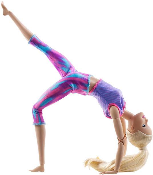Barbie -Bambola Bionda Snodata con 22 Articolazioni Flessibili e Abbigliamento Sportivo, Giocattolo per Bambini 3+ Anni, GXF04 - 5