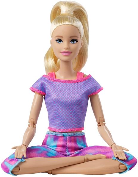 Barbie -Bambola Bionda Snodata con 22 Articolazioni Flessibili e Abbigliamento Sportivo, Giocattolo per Bambini 3+ Anni, GXF04 - 6