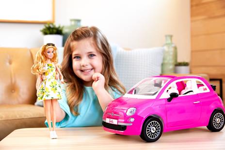 Barbie Fiat 500 Rosa, Veicolo con bambola inclusa, Giocattolo per Bambini 3+ Anni. Mattel (GXR57) - 2