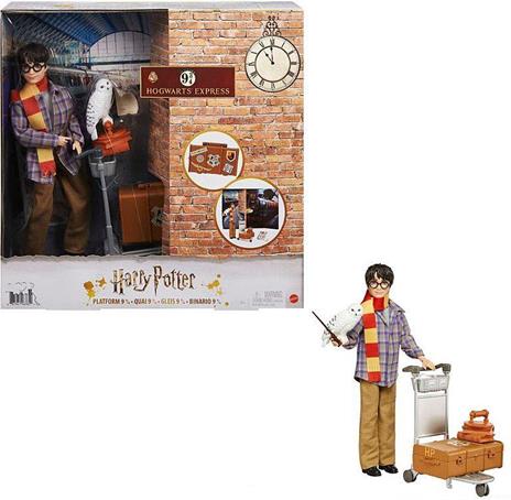 Harry Potter Personaggio Harry Binario 9 3/4 da collezione con Edvige e accessori; da 6 anni in su - 2