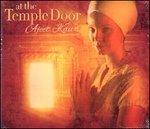 At the Temple Door - CD Audio di Ajeet Kaur