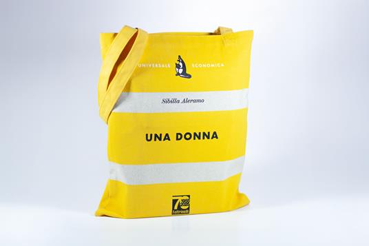 Borsa Shopper di tela Feltrinelli. Una donna
