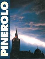 Pinerolo Fotografie di R. Caffaro Introduzione di I. A. Chiusano Lettura delle immagini M. Marchiando Pacchiola