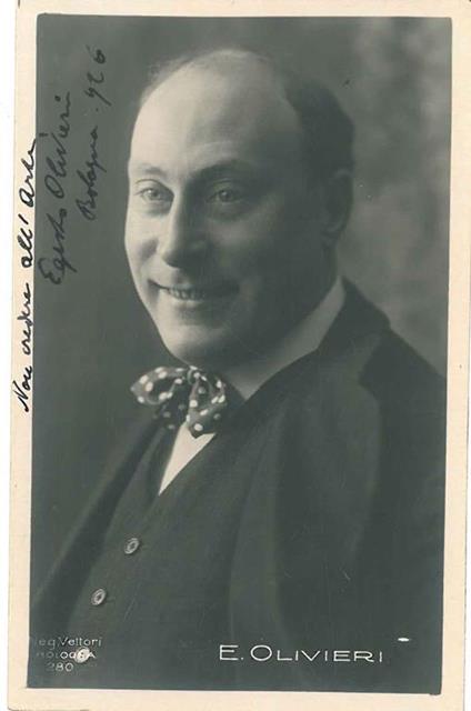 Fotografia (Vettori, Bologna) con dedica autografa e firmata dell'attore datata: "Bologna 926" - Egisto Olivieri - copertina