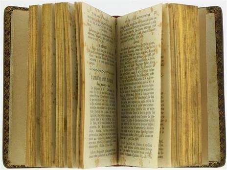 Paroissien Romain Conténant les Offices de Tous les Dimanches et des Principales Fetes de l'Année le Propre et le Commun des Saints Suivis du Chemin de la Croix. Traduction Nouvelle - 2