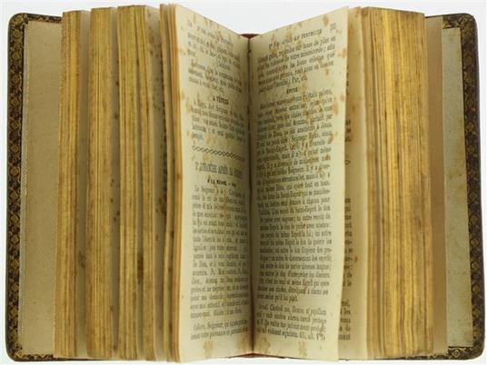 Paroissien Romain Conténant les Offices de Tous les Dimanches et des Principales Fetes de l'Année le Propre et le Commun des Saints Suivis du Chemin de la Croix. Traduction Nouvelle - 2