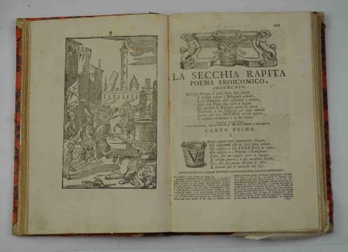 La secchia rapita… colle dichiarazioni di Gaspare Salviani… s'aggiungono la Prefazione, e le Annotazioni di Giannandrea Barotti… Le varie Lezioni de' Testi a penna, e di molte Edizioni e la vita del Poeta composta da Lodovico Antonio Muratori… Seconda - Alessandro Tassoni - copertina