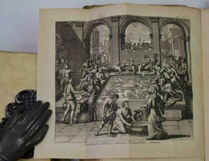 Petrone latin et francois. traduction entiere, suivant le manuscrit trouvé à Belgrade en 1688. Avec plusieurs remarques & additions, qui manquent dans la premiere edition. Nouvelle edition, augmentée de la contre-critique de Petrone - Arbitro Petronio - copertina