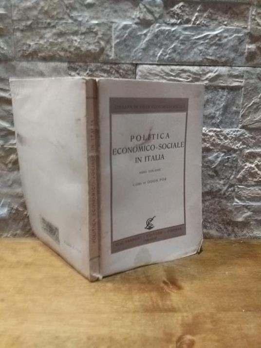 Politica economico-sociale in Italia - copertina