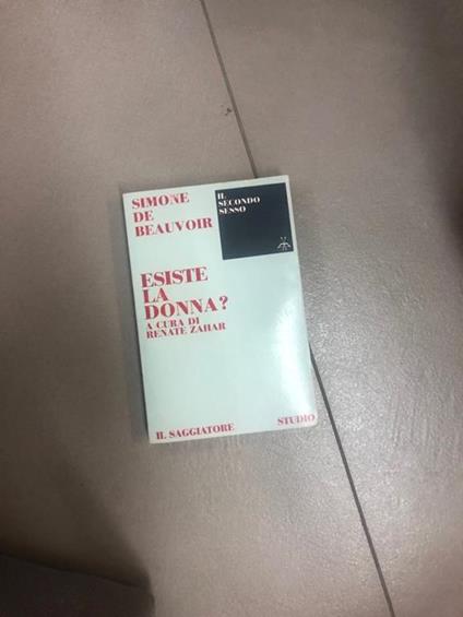 esite la donna ? - Simone de Beauvoir - copertina