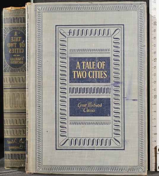 A Tale Of Two Cities - Charles Dickens - copertina