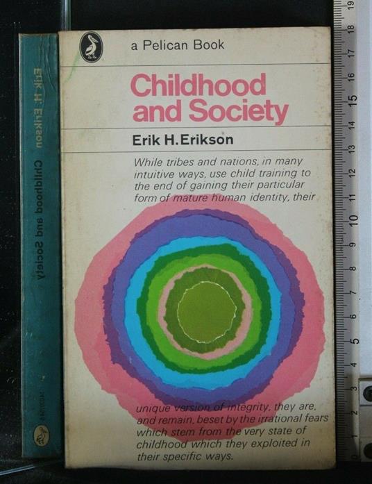 Childwood And Society - Erik H. Erikson - copertina
