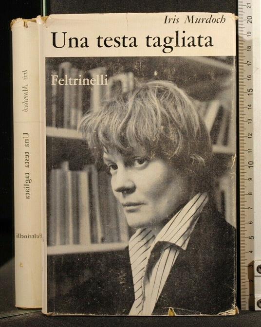 Una Testa Tagliata - Iris Murdoch - copertina