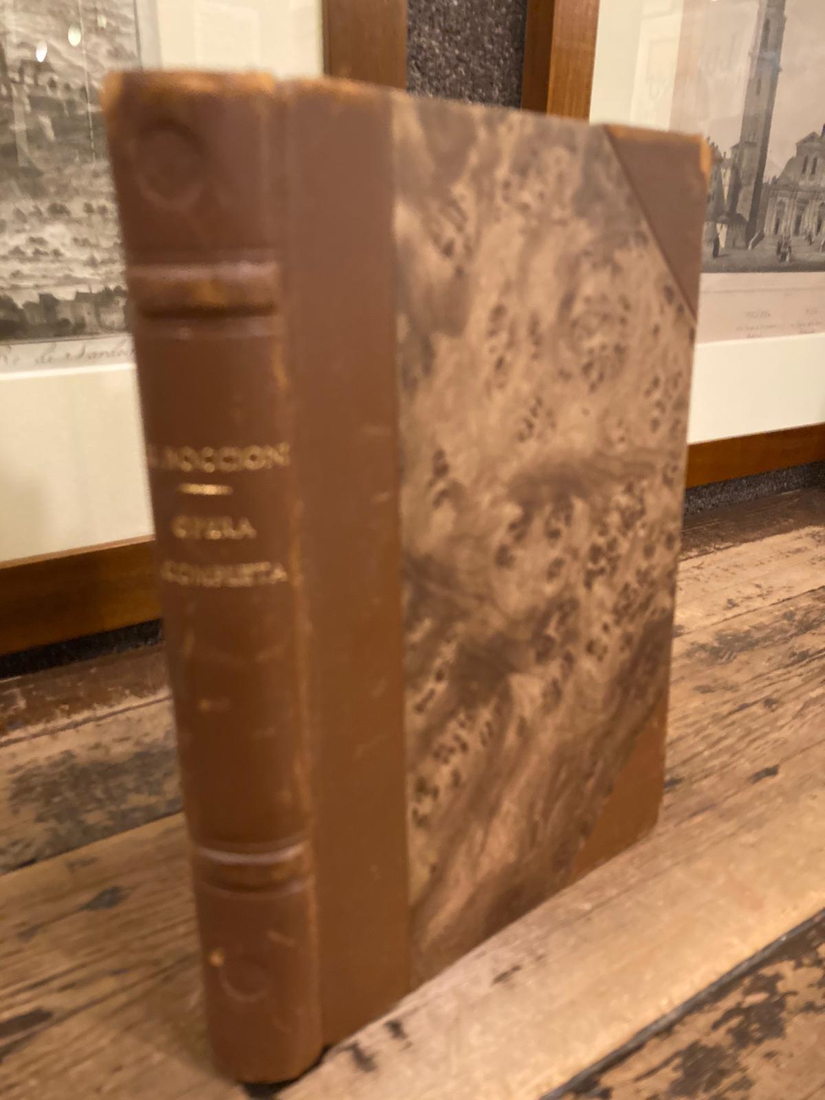 Opera completa. Pittura e sculture futuriste (dinamismo plastico), manifesti e articoli, parole in libertà, sintesi teatrali, diario, lettere, varie riproduzioni di quadri e sculture, due tricromie. A cura e con prefazione di F. T. Marinetti