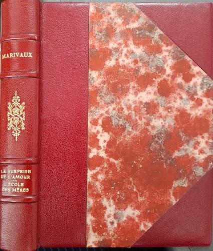 La surprise de l'amour. L'Ecole des M�res. Edition r�alis�e en 2200 exemplaires. N.1128. Illustrations de Paul-Emile B�cat. Les gravures sur cuivre ont �t� tir�es par F.Nourrisson sous la direction de l'Artiste et enlumin�es au pochoir par les atelie - copertina